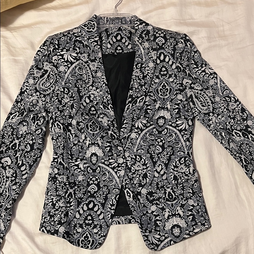 Chic Black and White Paisley Blazer
